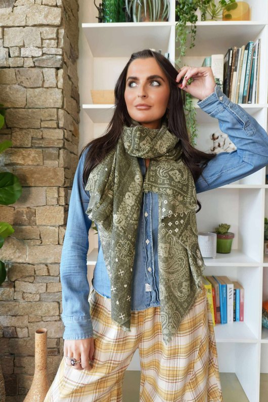 Lucky Bandana Scarf Khaki /50=